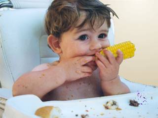   Lis jusqu'au bout, tu vas pleurer ... Voici quelques raisons pourquoi , les gar�ons, aiment les filles: - Elles sentent toujours bon, m�me si ce n'est que du shampooing. - Leur t�te trouve